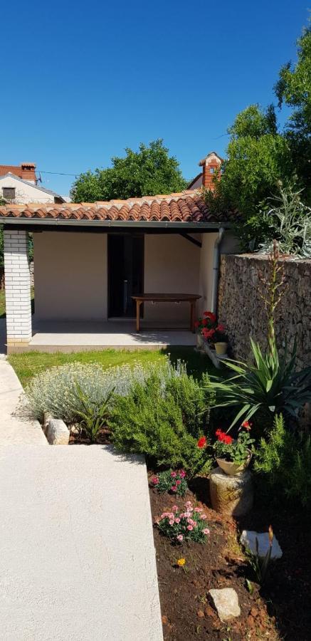 House Mergi Pomer Extérieur photo